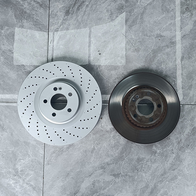 मर्सिडीज बेंज C200 कार ब्रेक कैलिपर्स अपग्रेड 6 पॉट क्लेपर्स और 355MM डिस्क